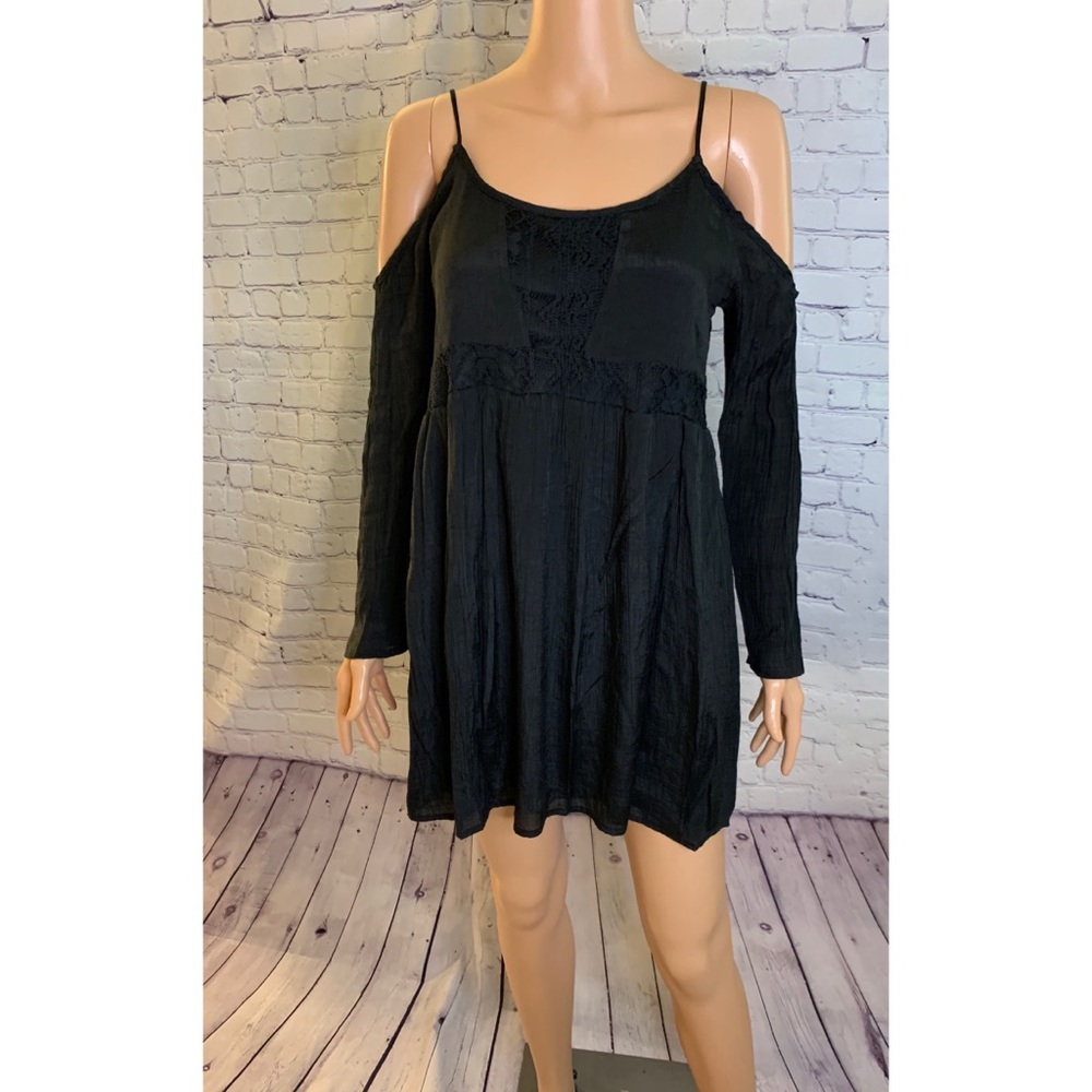 Quinn size xs Black Open Shoulder Long Sleeve boho blouse